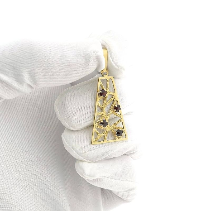 Image 9 of Vintage gold pendant with garnet