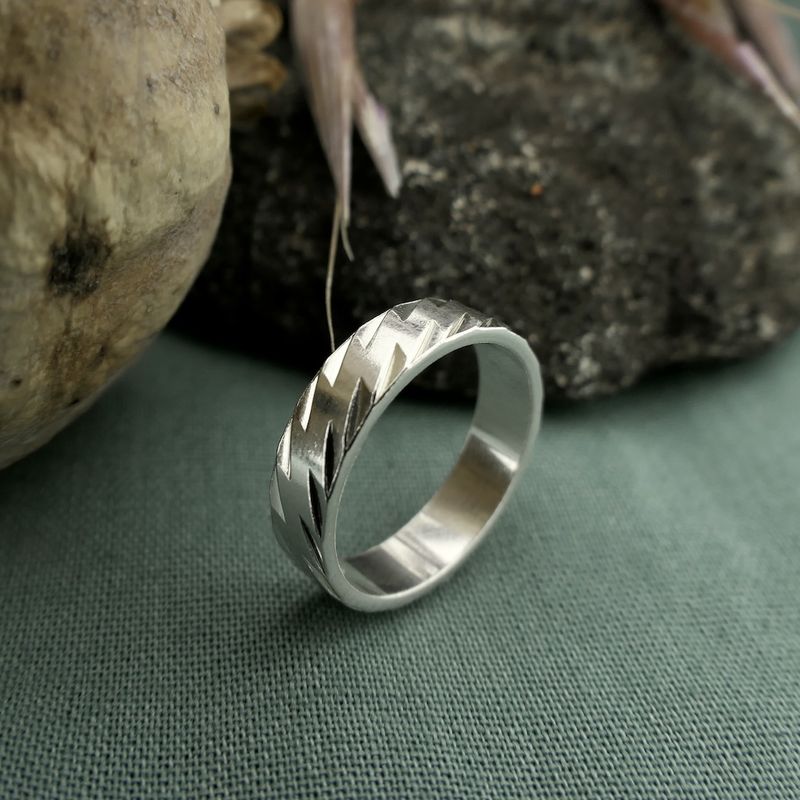 Image 1 of Silver ladies ring with diagonal relief