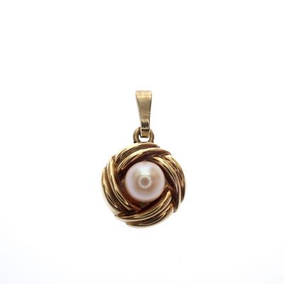 Gold pendant with pearl Image 1 of Gold pendant with pearl