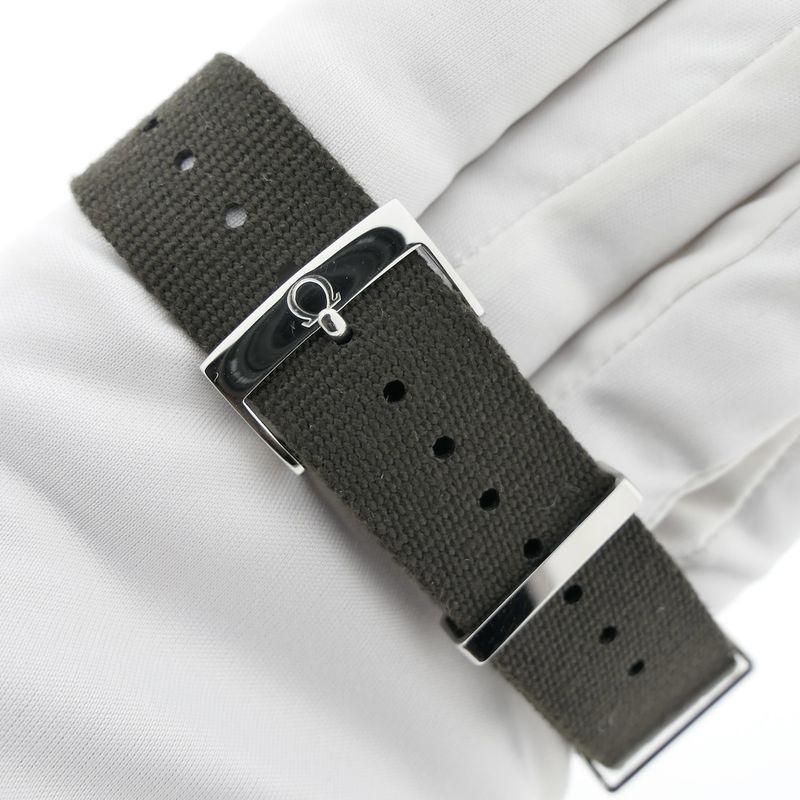 Image 21 of Omega Seamaster 300 ref. 165.024; Vintage automatic watch from 1964