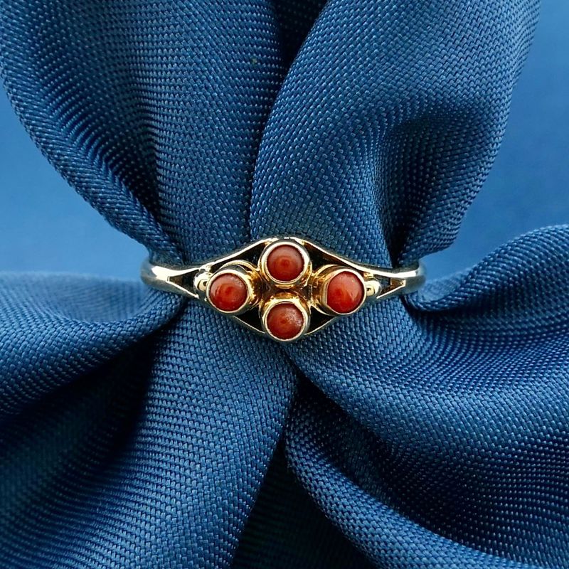 Image 2 of Vintage gold ring with blood coral