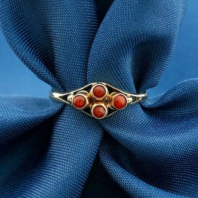 Vintage gold ring with blood coral Image 2 of Vintage gold ring with blood coral