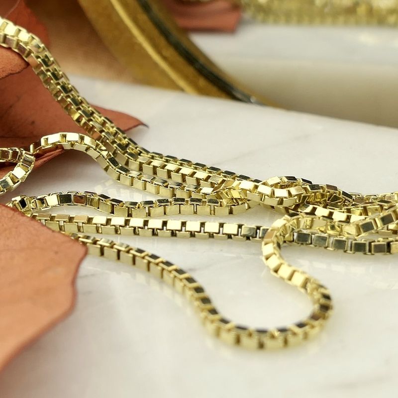 Image 2 of Long gold Venetian link chain
