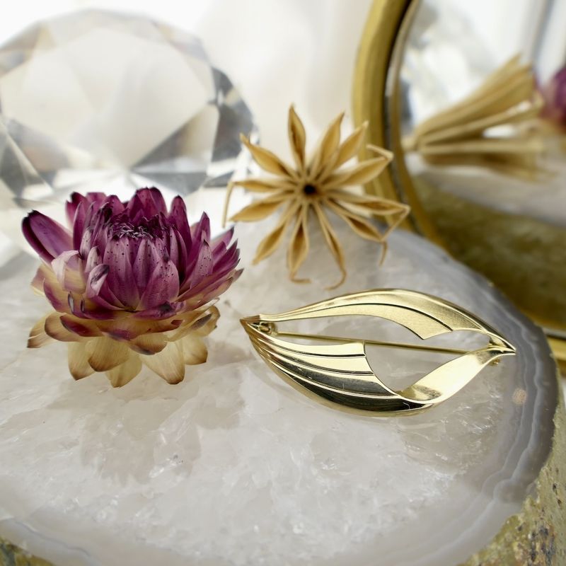 Image 2 of 9 crt. Vintage fantasy brooch