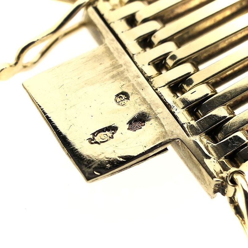 Image 9 of Gold wide link bracelet | 20 cm