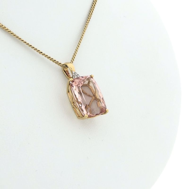Image 5 of 18K Gold Pendant with morganite and diamond | 0.015 ct.