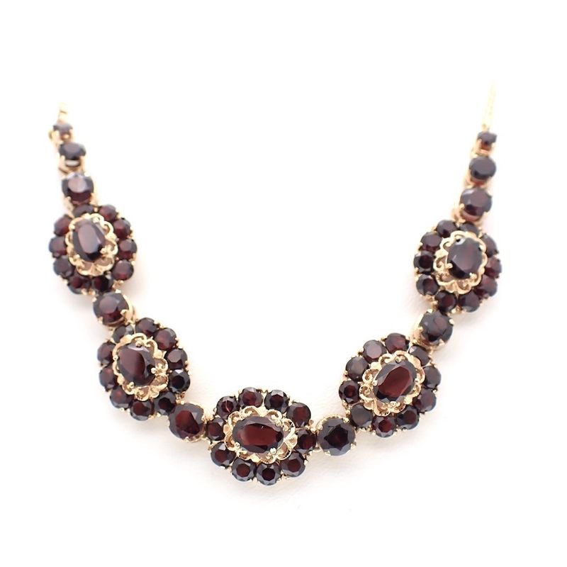 Image 8 of Antique gold Venetian link necklace with garnet