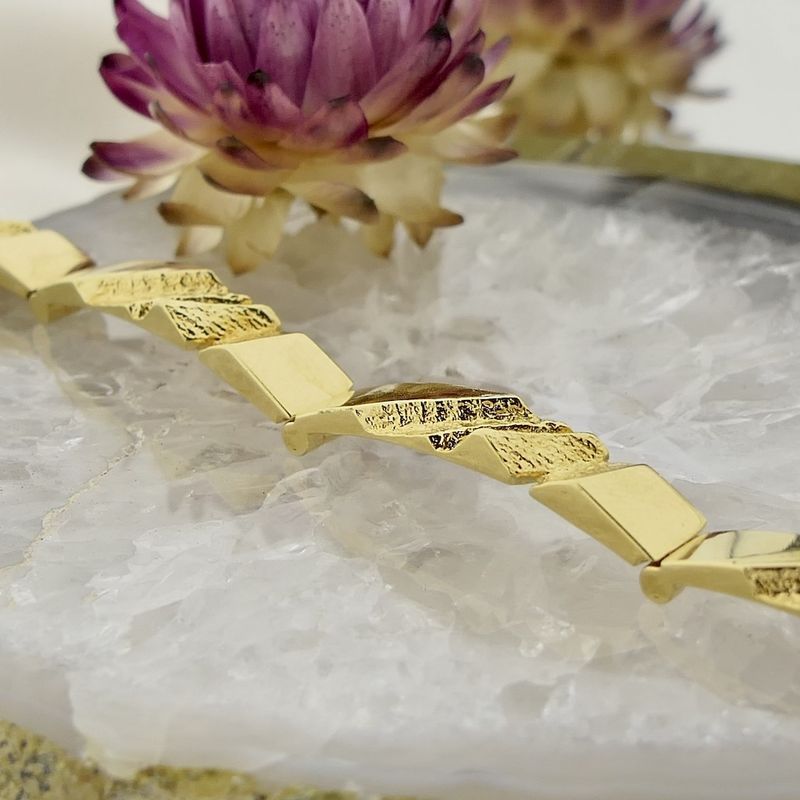 Image 10 of Gold raw link bracelet; Riitta Hakala | 18.5 cm