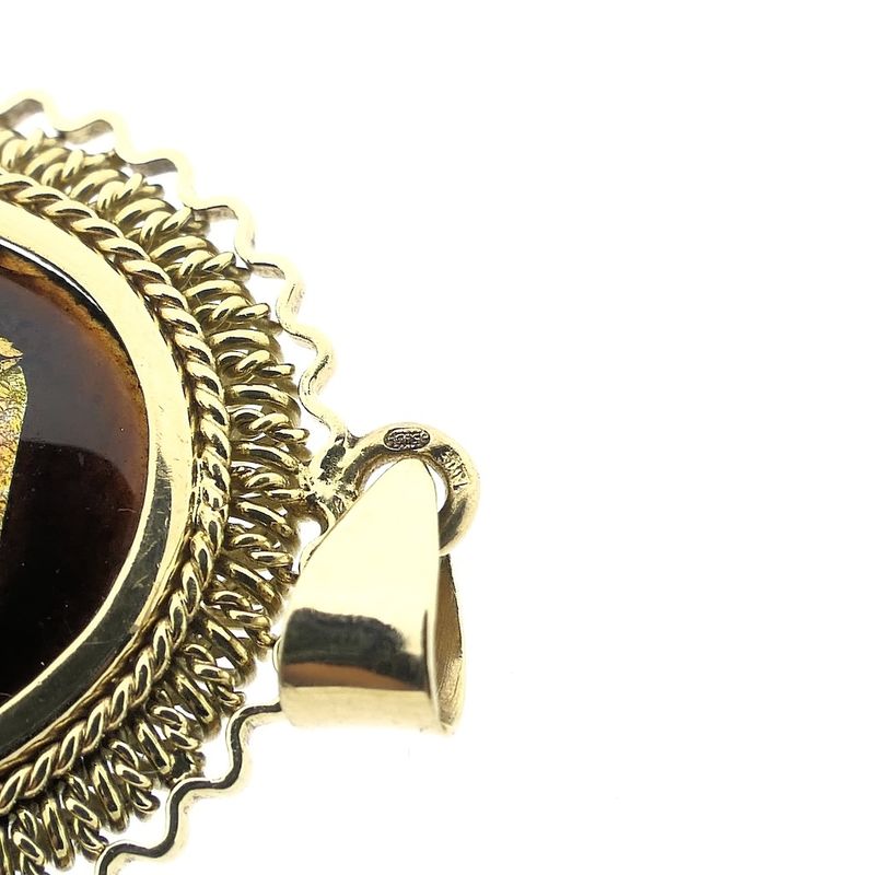 Image 5 of Gold pendant with Enamel D'Art portrait