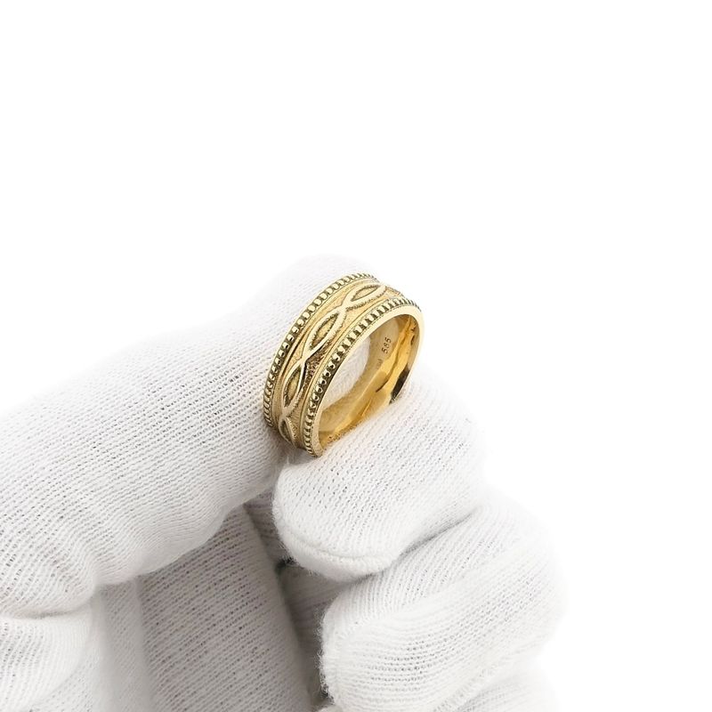 Afbeelding 8 van Gouden heren pinkring met patroon