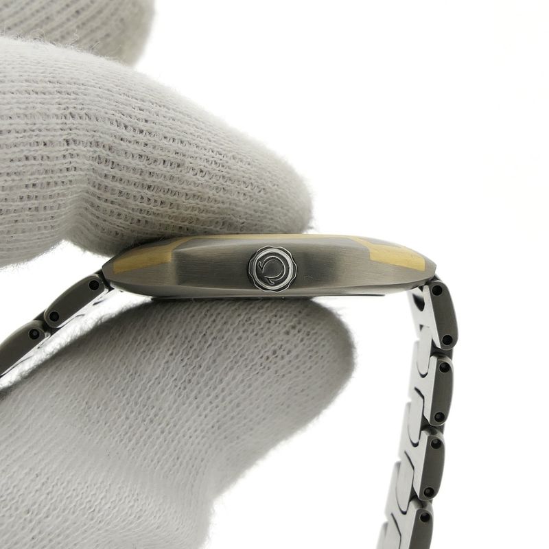 Image 8 of Omega Seamaster Titane 120m; 18k gold/titanium watch