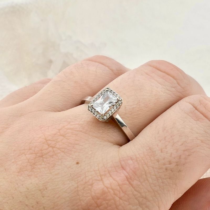 Image 4 of White gold ring with zirconia