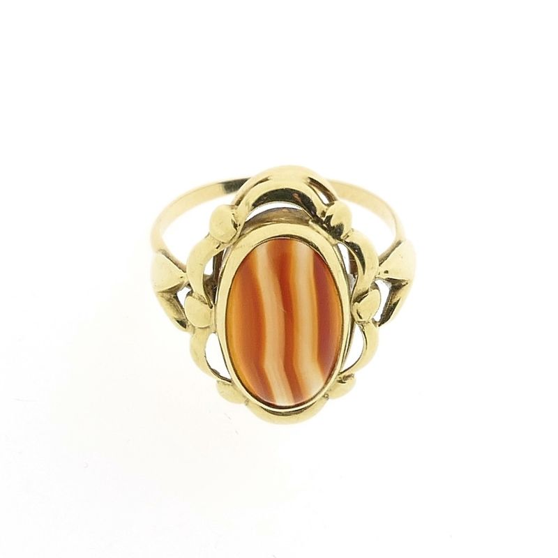 Image 3 of Vintage gold ring with carnelian bandagate