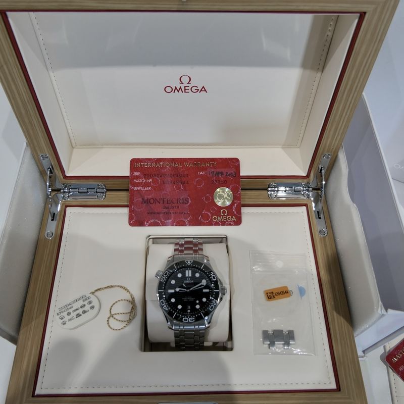 Image 9 of Omega Seamaster 300m Co‐Axial Master Chronometer 42mm; Automatic diving watch