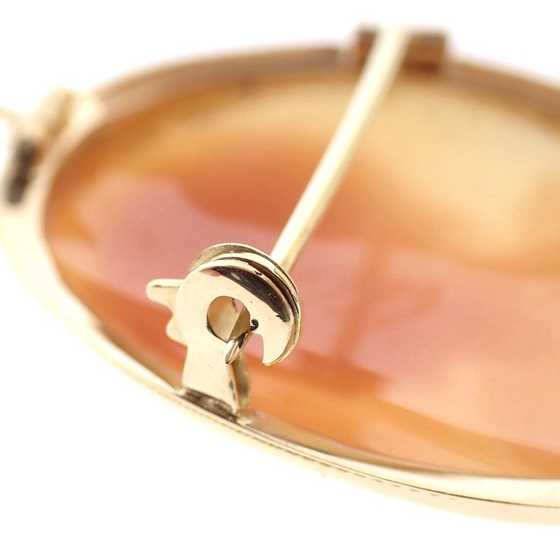 Image 6 of Antique gold brooch/pendant with cameo