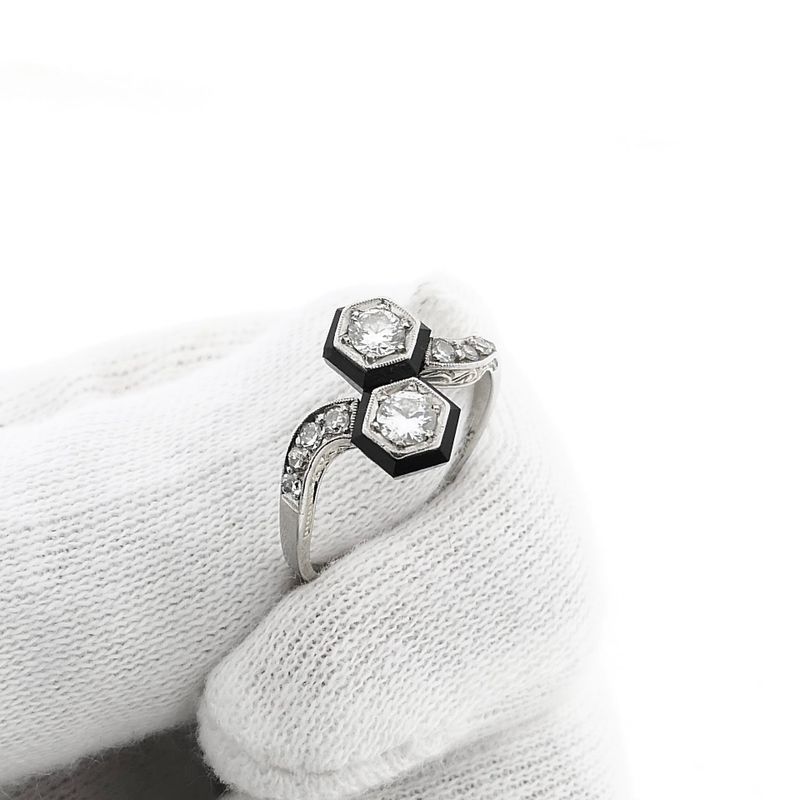 Image 9 of White Gold Ring with Diamond and Onyx; 0.40 ct; 14K; Size 17.25