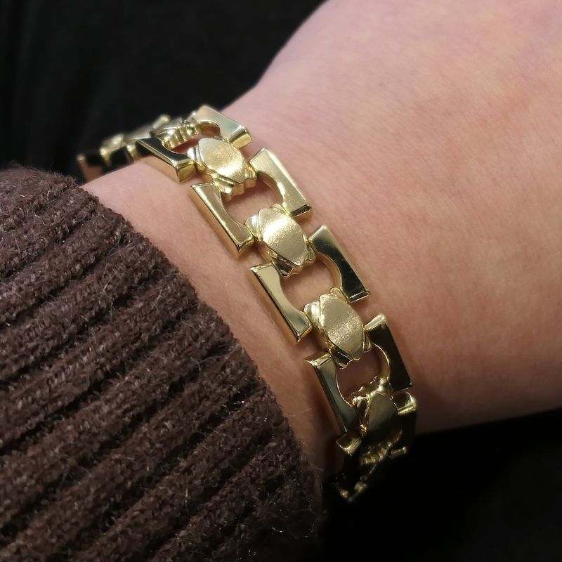 Image 8 of Gold Bismarck link bracelet
