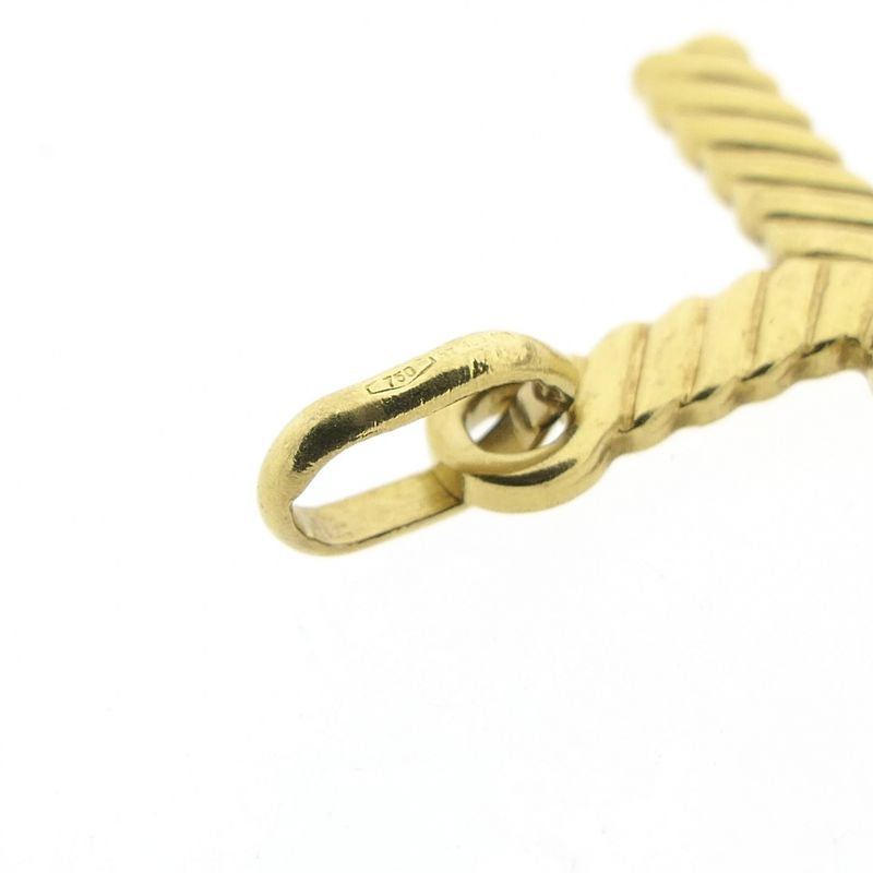 Image 5 of 18 carat gold pendant of a cross