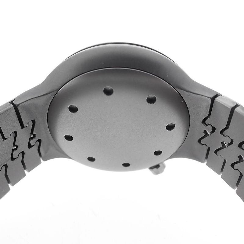 Image 17 of IWC Porsche Design Ocean 2000 'Kampfschwimmer'; Titanium diving watch