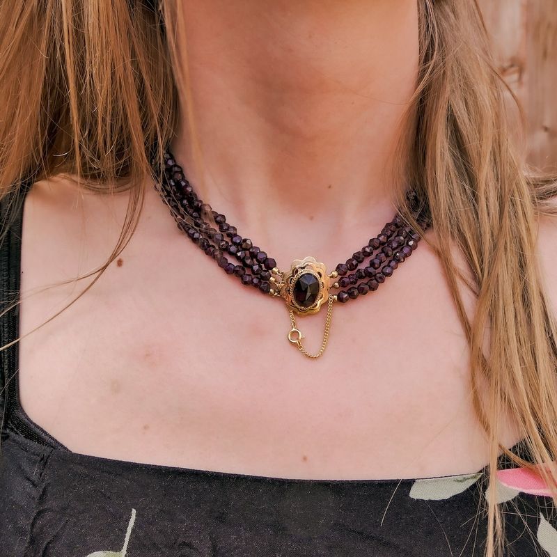 Image 4 of Antique garnet bead necklace with gold decorative clasp