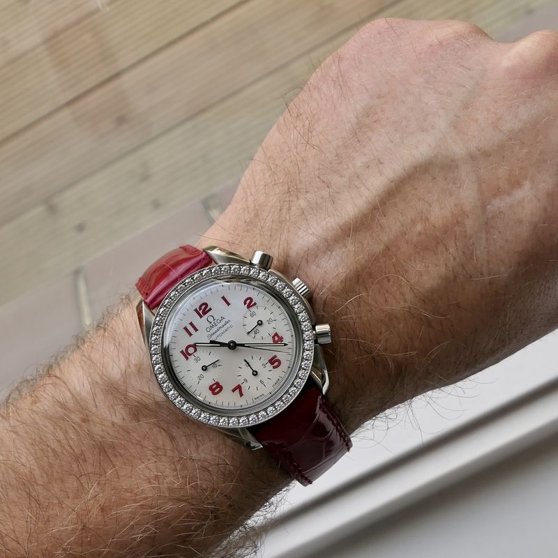 Image 20 of Omega Speedmaster Reduced 'Mother of Pearl' & Diamonds 3815.79.40; Chronograph watch