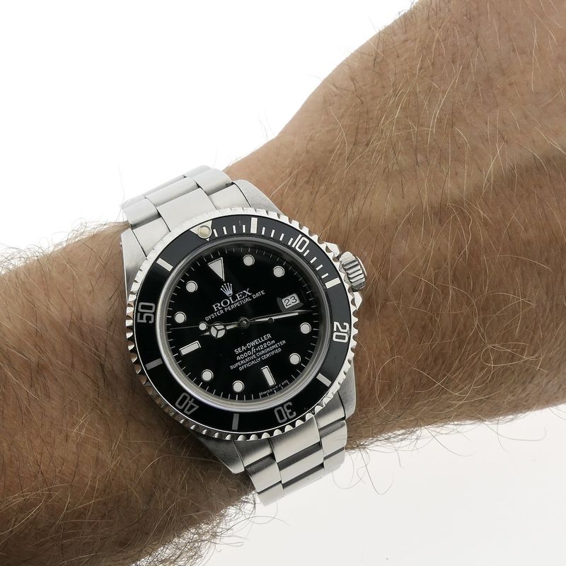 Image 18 of Rolex Sea Dweller 40mm 16600; Automatic diving watch