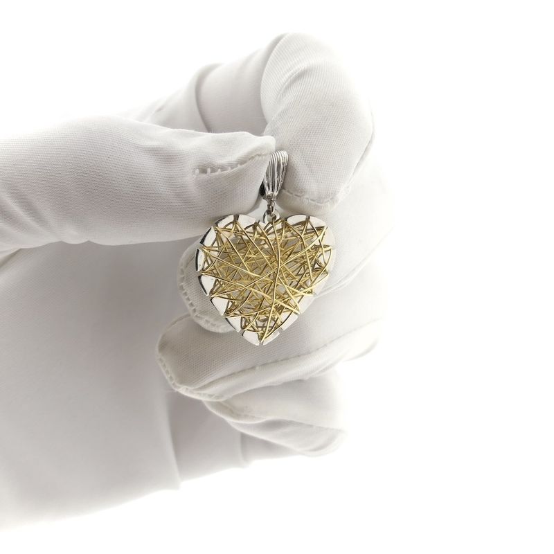 Image 9 of Two-tone gold pendant of a heart with gold threads