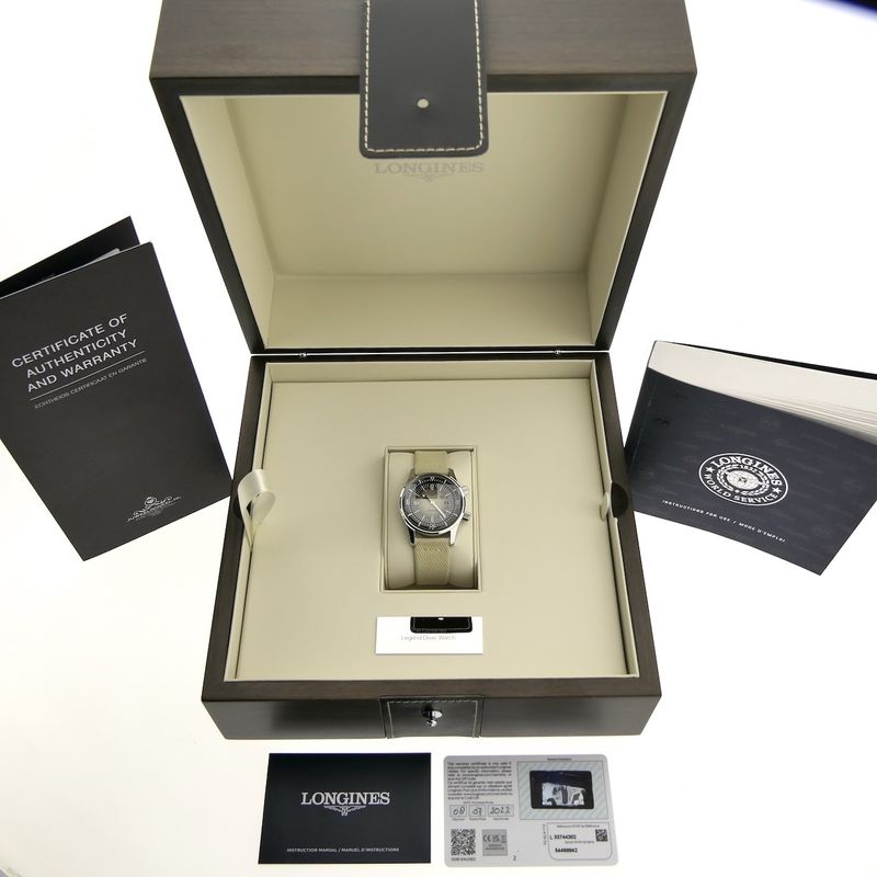 Image 16 of Longines Legend Diver L3.374.4.30.2; Automatic watch