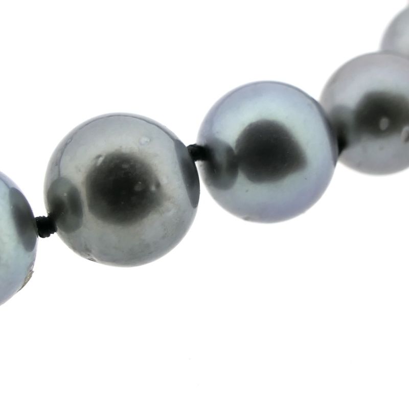 Image 9 of Tahitian pearl necklace with white gold clasp | 46 cm