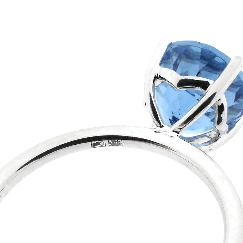 Image 7 of White gold solitaire ring with topaz