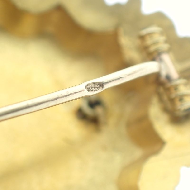 Image 7 of Vintage/antique gold brooch with filigree technique and blood coral