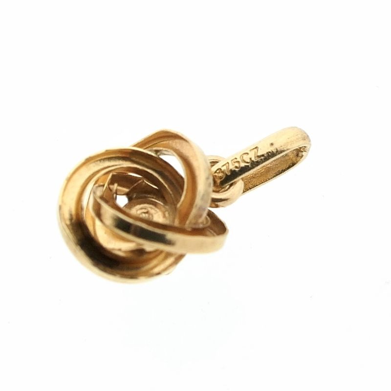 Image 7 of 9 carat pendant with zirconia