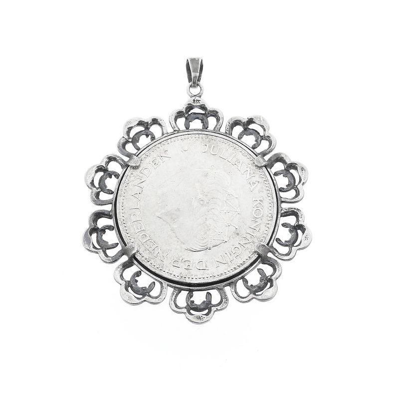 Image 5 of Silver pendant of 10 guilder coin of Juliana 1970.