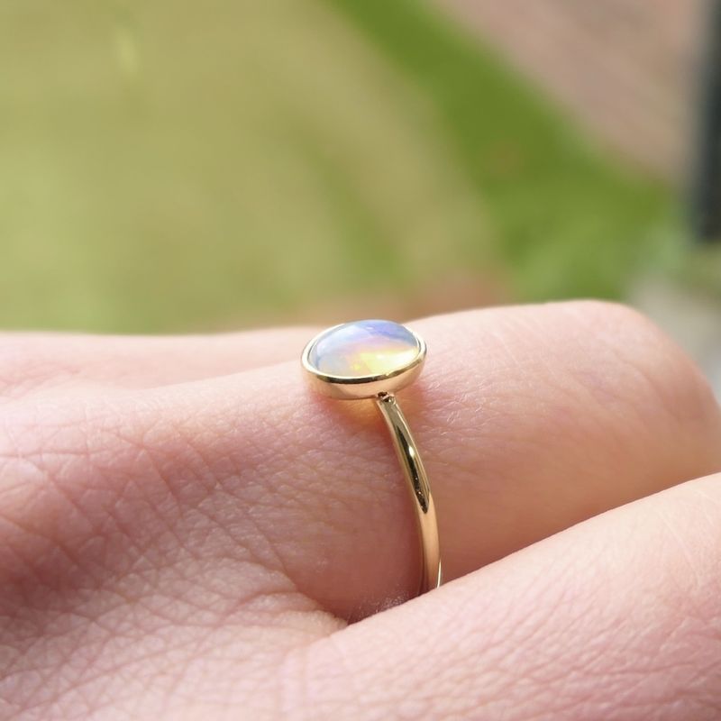 Image 8 of Gold ring with precious opal