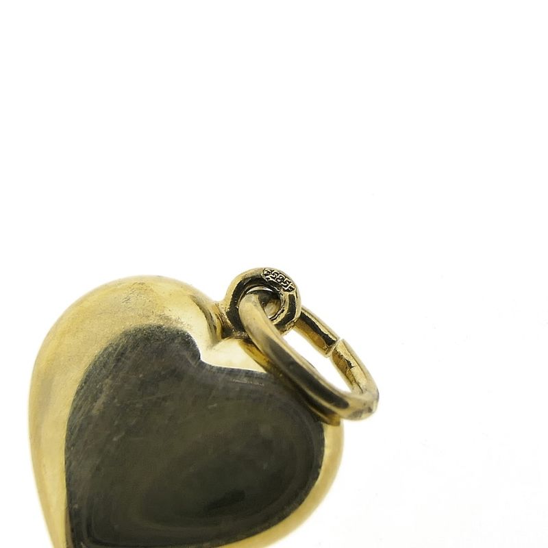 Image 8 of Gold pendant of a heart with zirconia