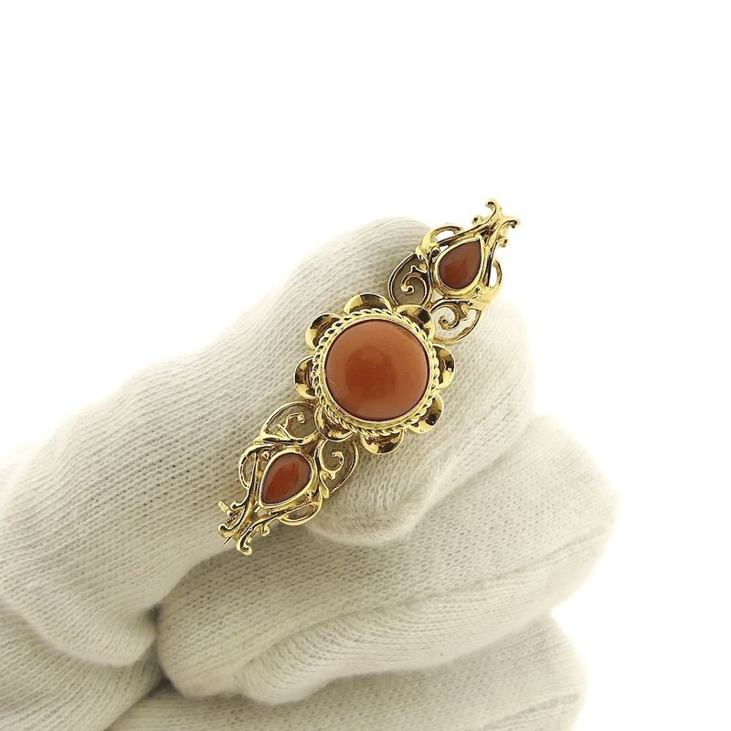 Image 8 of Antique gold brooch with blood coral