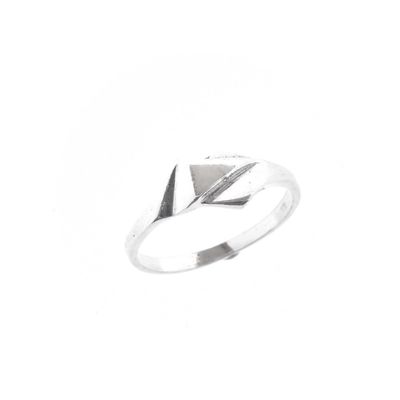 Image 1 of Silver ladies ring with fantasy design