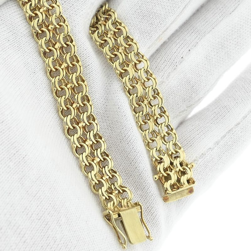 Image 9 of Gold double Prince of Wales link bracelet