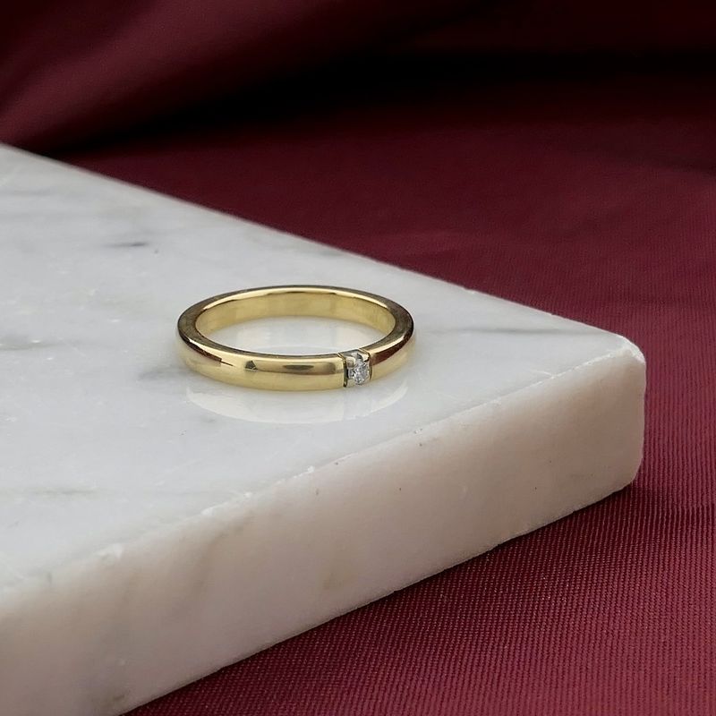 Image 2 of Gold (wedding) ring with diamond; 0.035 ct.