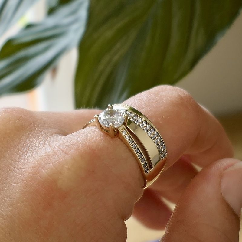 Image 6 of Wide gold ring with zirconia