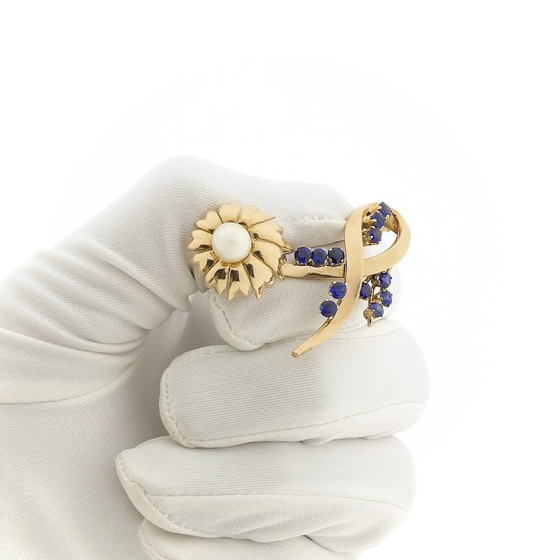 Image 11 of Vintage gold brooch with pearl and sapphires