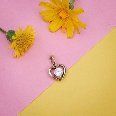 Image 2 of Gold pendant of a heart with zirconia