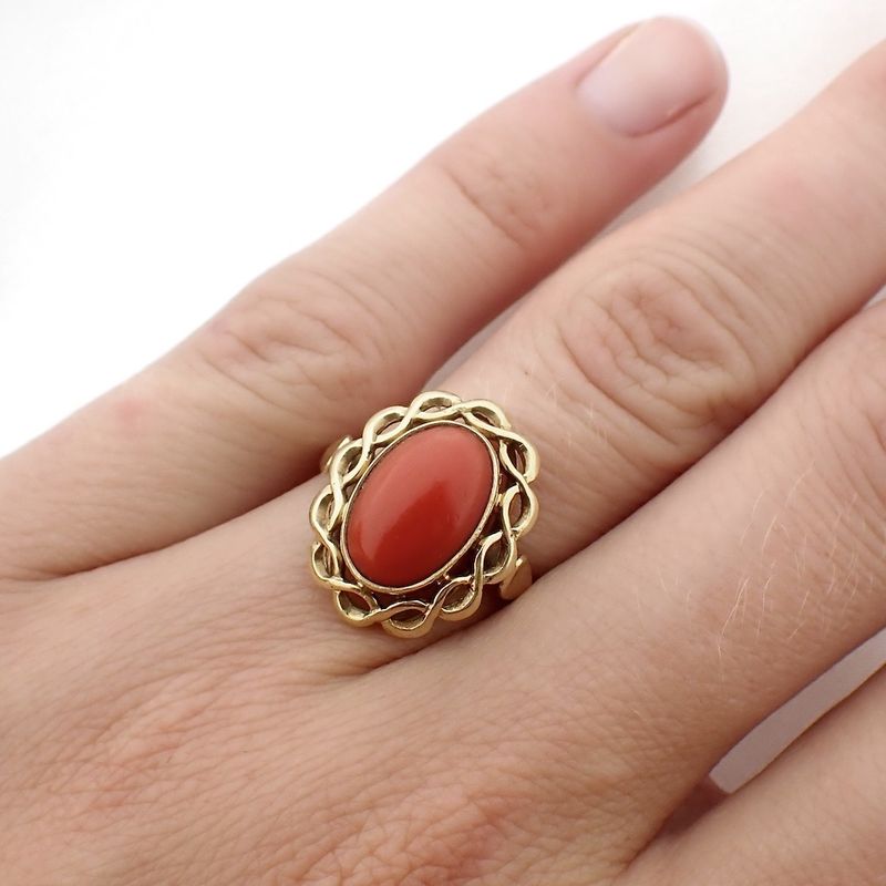 Image 3 of Gold ring with red coral | Vintage