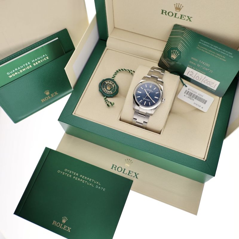 Image 4 of Rolex Oyster Perpetual 34mm 'Blue' 124200; Automatic unisex watch