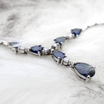 Image 2 of 18K white gold necklace with sapphire and diamond; 0.20 ct. | 44 cm