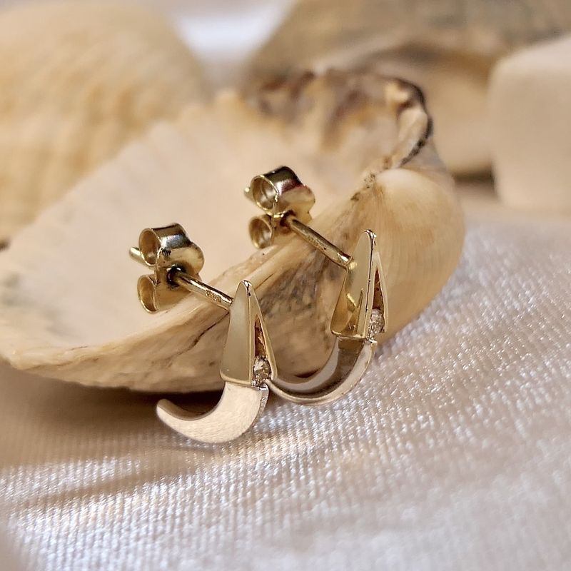 Image 2 of Bicolor gold stud earrings with diamonds