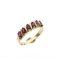 18 carat gold ring with spinel