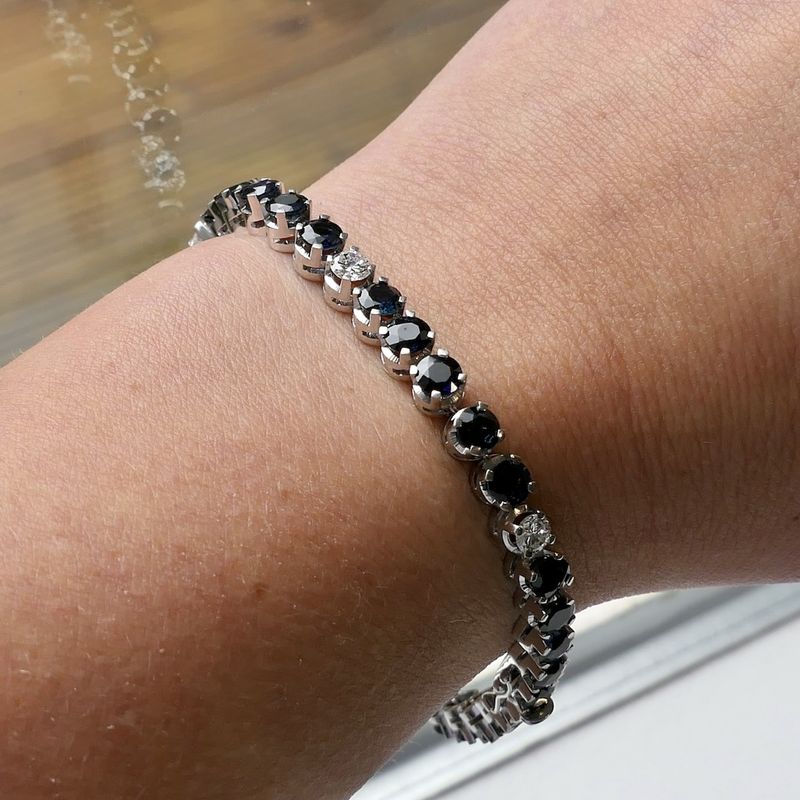 Image 10 of 18K white gold tennis bracelet with diamond and sapphire | 18 cm