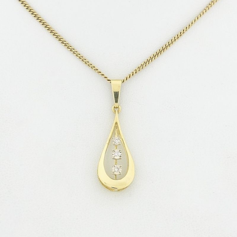Image 5 of Gold pendant with diamond; 0.03 ct.