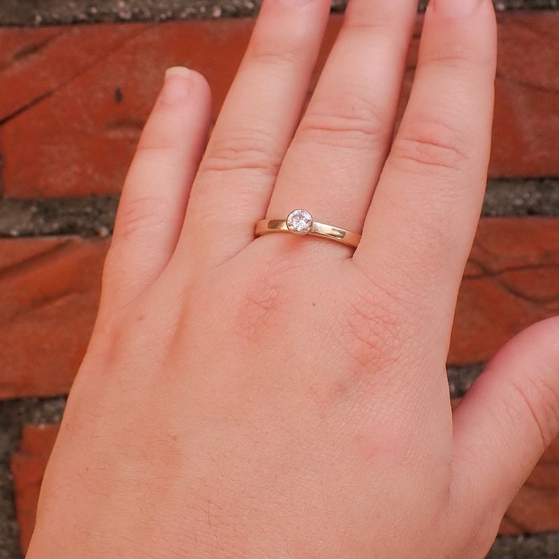 Image 4 of Bicolor solitaire ring with diamond 0.20 ct.